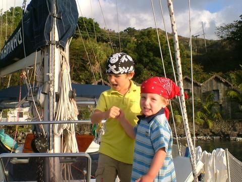 Elenco do Piratas do Caribe em Wallilaboo